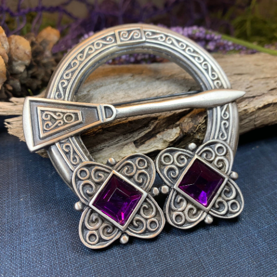 Bissette Celtic Knot Brooch — view 10