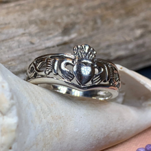 Load image into Gallery viewer, Claddagh Chevron Ring
