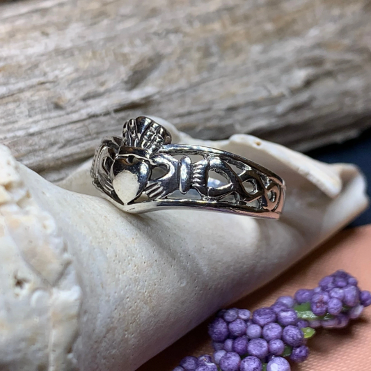 Irish Claddagh Chevron Ring in Sterling Silver