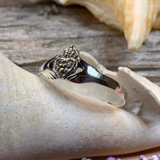 Donegal Irish Claddagh Ring with Sterling Silver — view 4